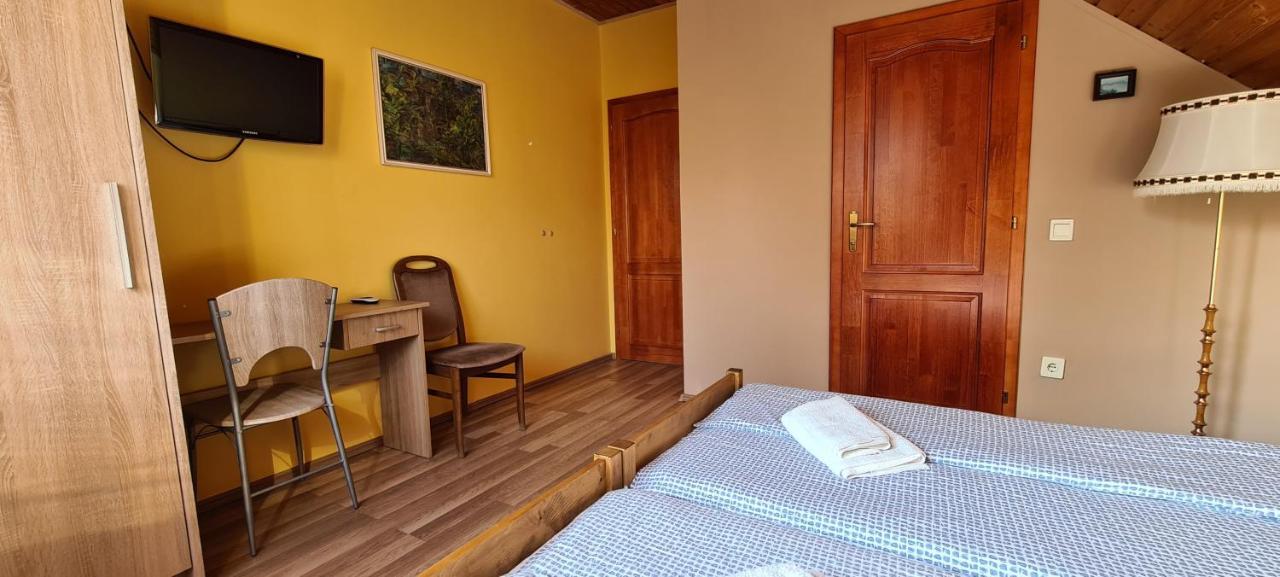 Hajas Família Kiadó Szobák Balatonmariafurdo Exterior foto