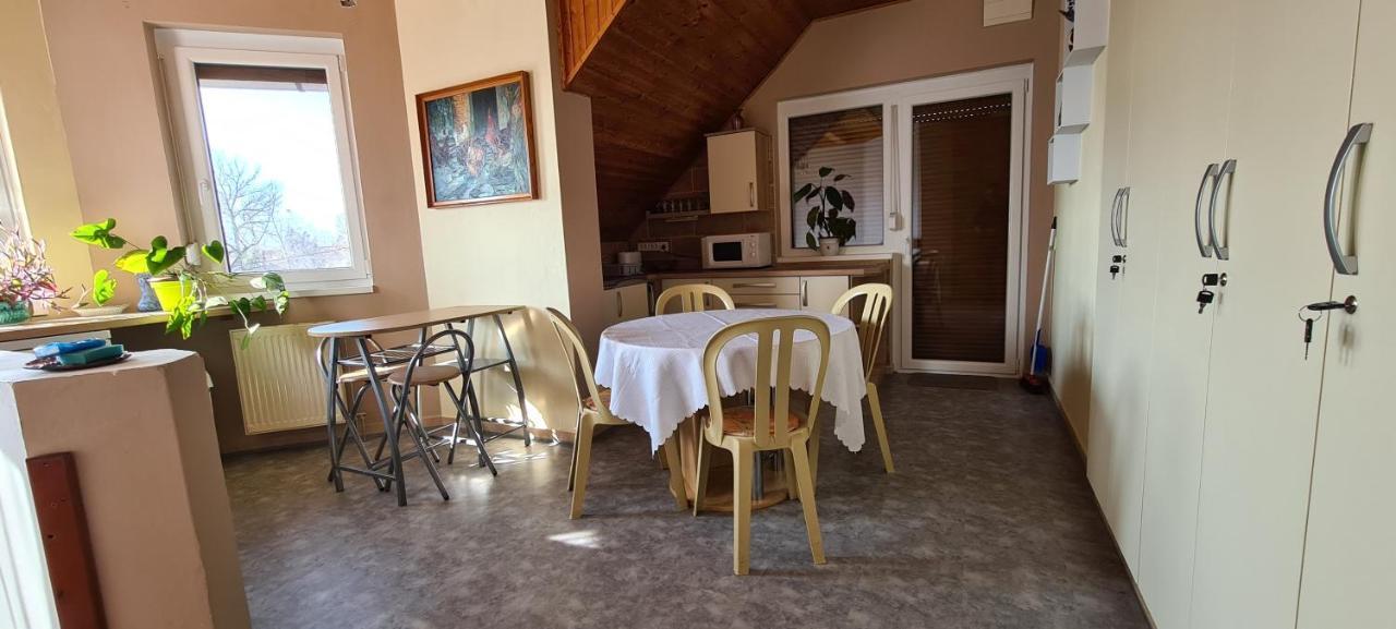 Hajas Família Kiadó Szobák Balatonmariafurdo Exterior foto