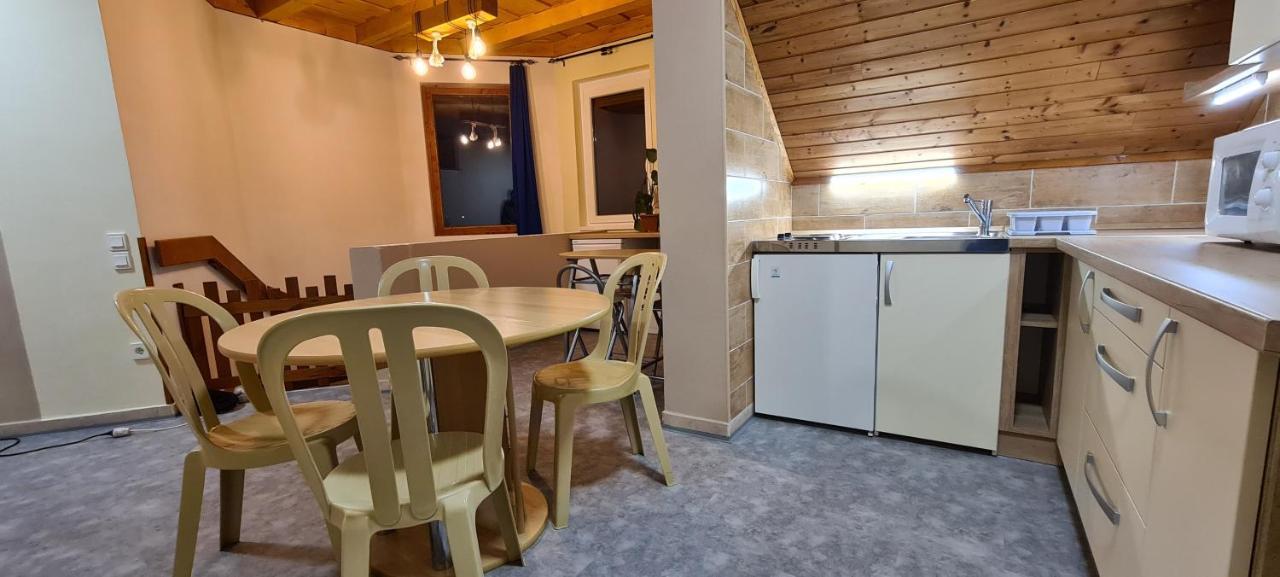Hajas Família Kiadó Szobák Balatonmariafurdo Exterior foto