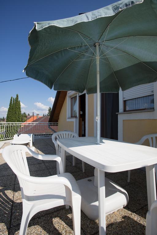 Hajas Família Kiadó Szobák Balatonmariafurdo Exterior foto