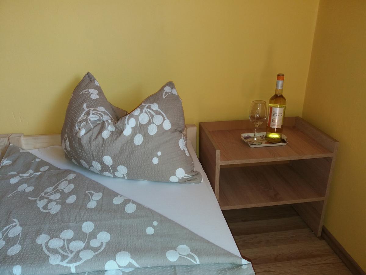 Hajas Família Kiadó Szobák Balatonmariafurdo Exterior foto