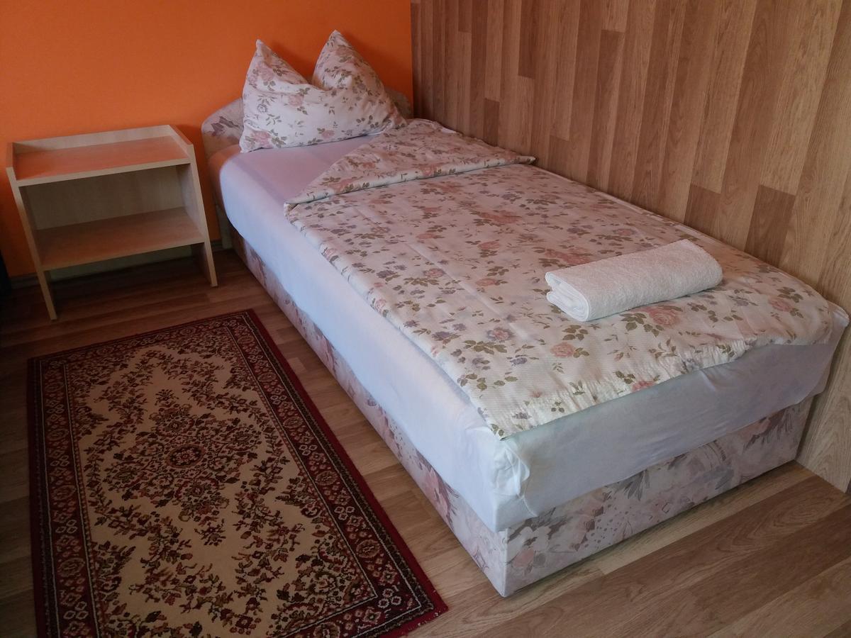 Hajas Família Kiadó Szobák Balatonmariafurdo Exterior foto